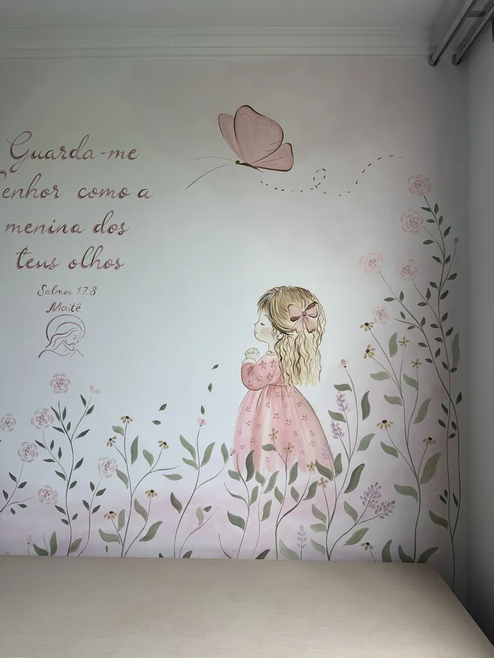 Pintura parede menina rezando versículo salmo em Goiânia, pintura à mão por Art Laurenn